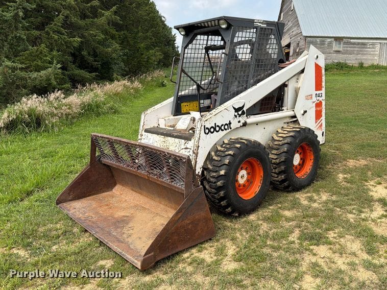 1989 Bobcat 843 Equipment Image0