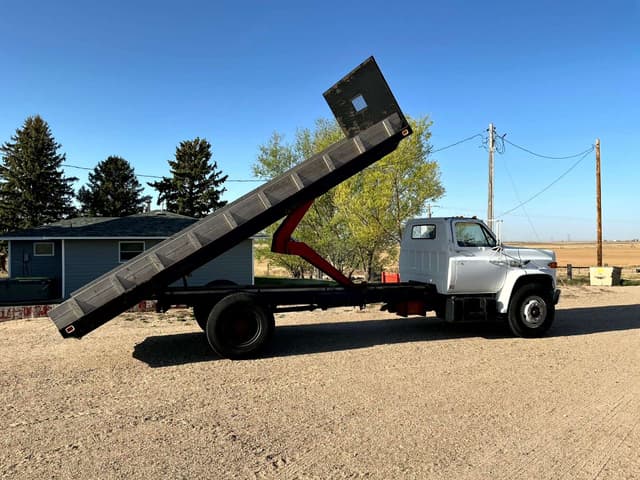 Image of Chevrolet C70 equipment image 1