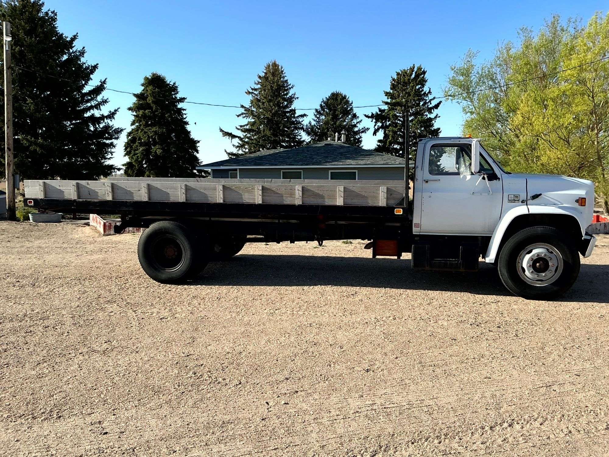 1989 Chevrolet C70 Equipment Image0