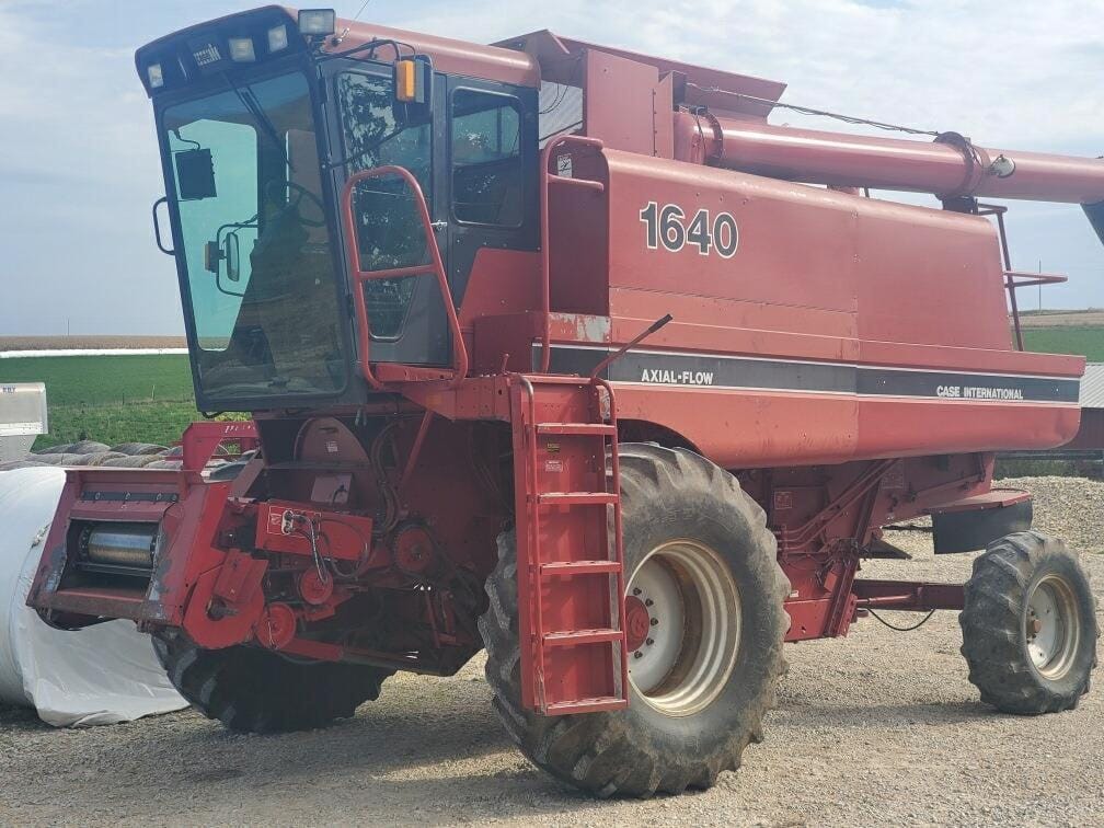 1989 Case IH 1640 Equipment Image0