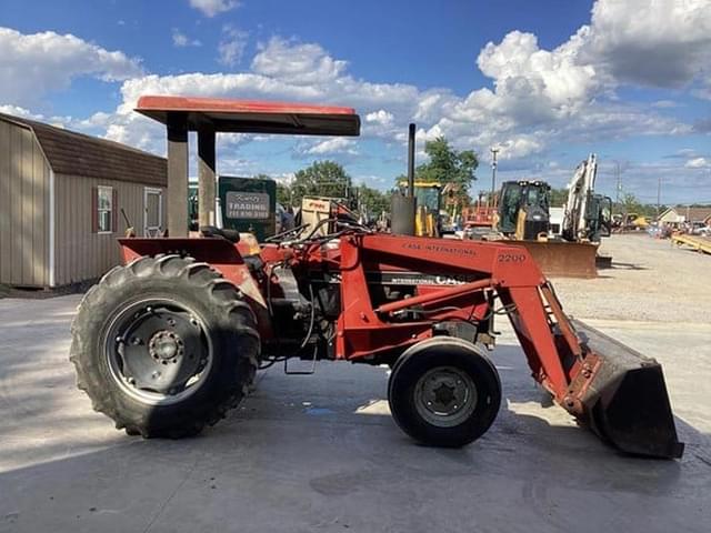 Image of Case IH 385 equipment image 4