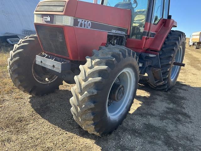 Image of Case IH 7110 equipment image 1