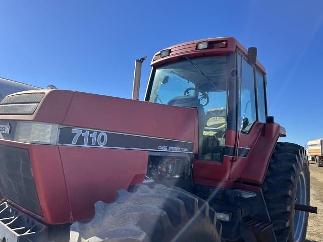 Image of Case IH 7110 equipment image 2