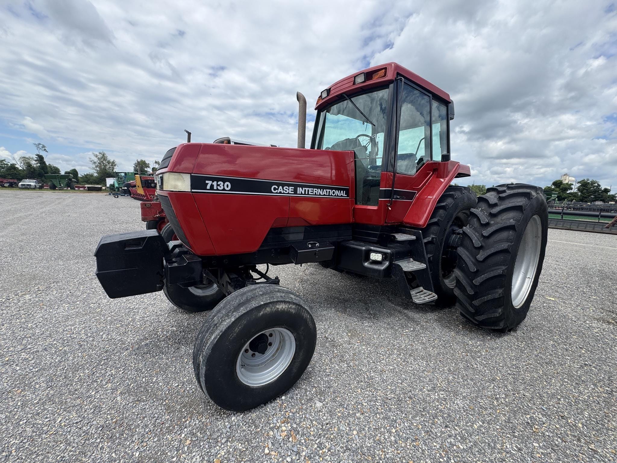 175 - 299 HP Tractors image