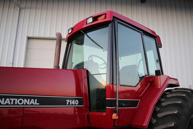 Image of Case IH 7140 equipment image 2