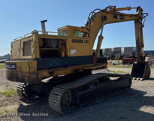 Image of Caterpillar 2258LC equipment image 4