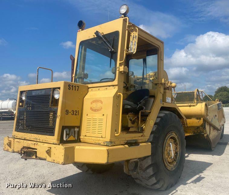 SOLD - 1989 Caterpillar 613C elevating scraper Construction with 3,307 ...