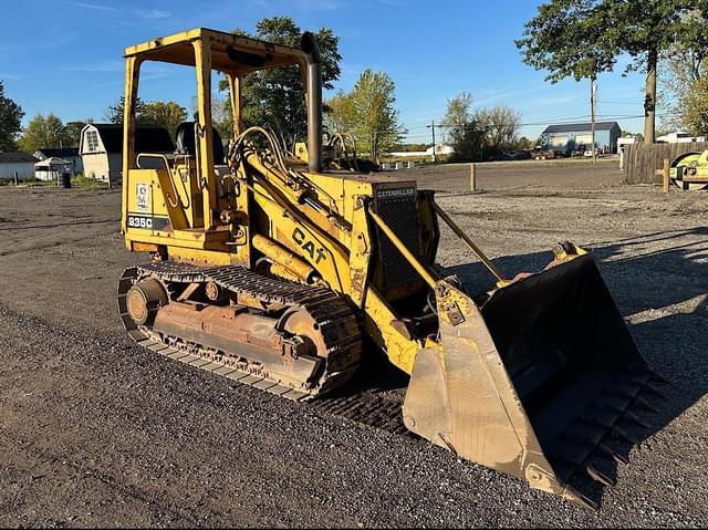 Image of Caterpillar 935C equipment image 2