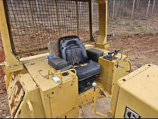 Image of Caterpillar D5H equipment image 3
