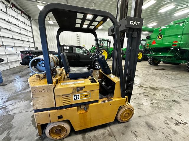 Image of Caterpillar T50D equipment image 2