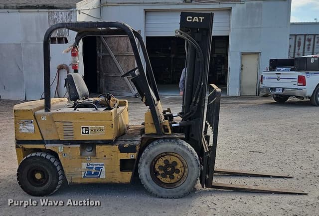 Image of Caterpillar V50D equipment image 3