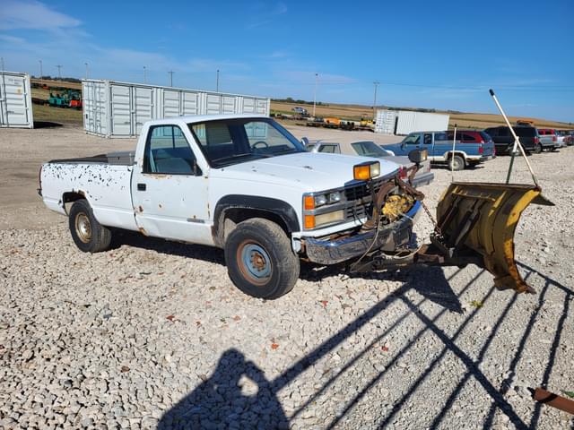 Image of Chevrolet 2500 equipment image 1
