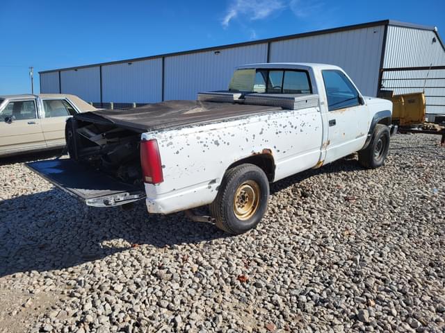 Image of Chevrolet 2500 equipment image 2