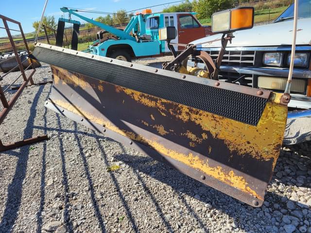 Image of Chevrolet 2500 equipment image 4