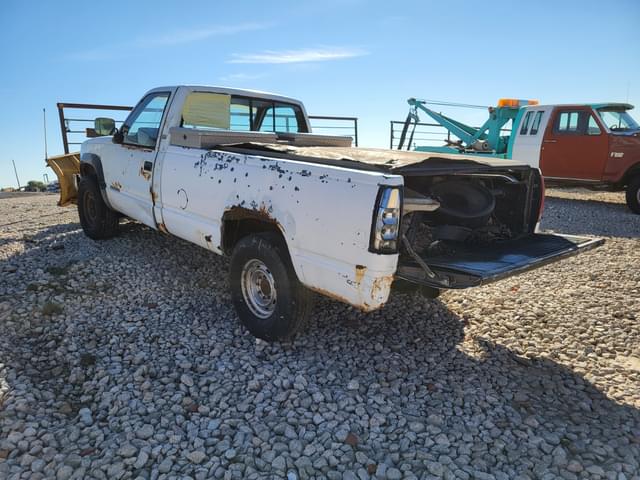 Image of Chevrolet 2500 equipment image 3