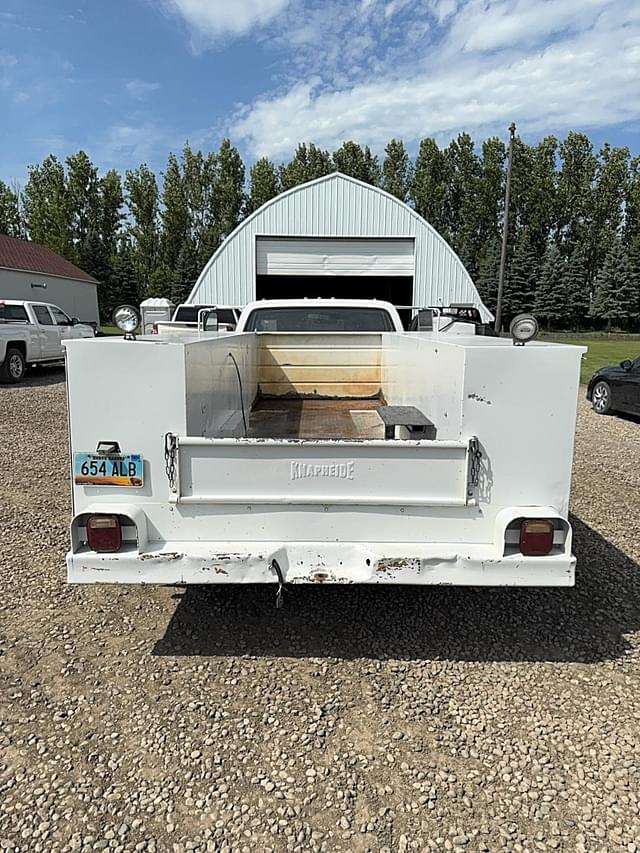 Image of Chevrolet 3500 equipment image 3