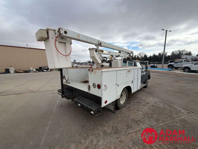 Image of Chevrolet 3500 equipment image 4