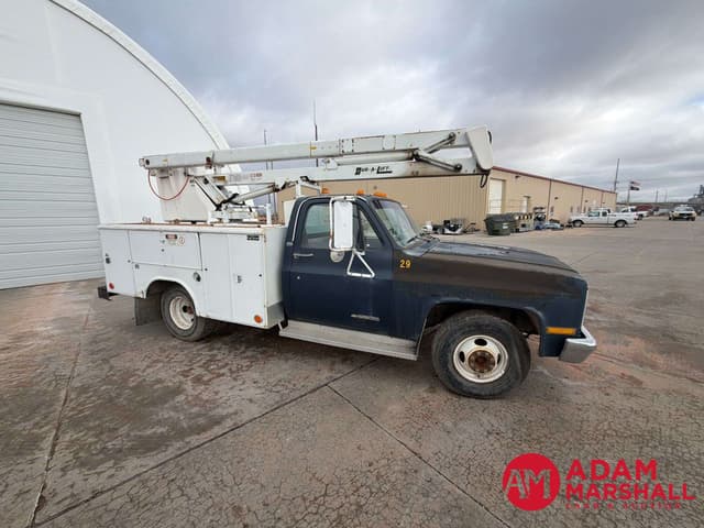 Image of Chevrolet 3500 equipment image 1