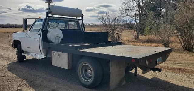 Image of Chevrolet 3500 equipment image 1