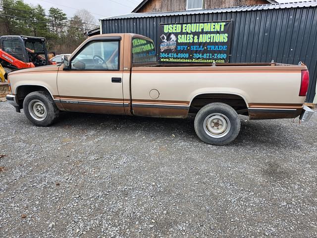 Image of Chevrolet C1500 equipment image 3