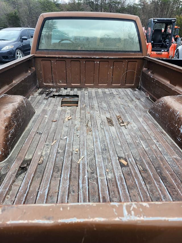 Image of Chevrolet C1500 equipment image 4