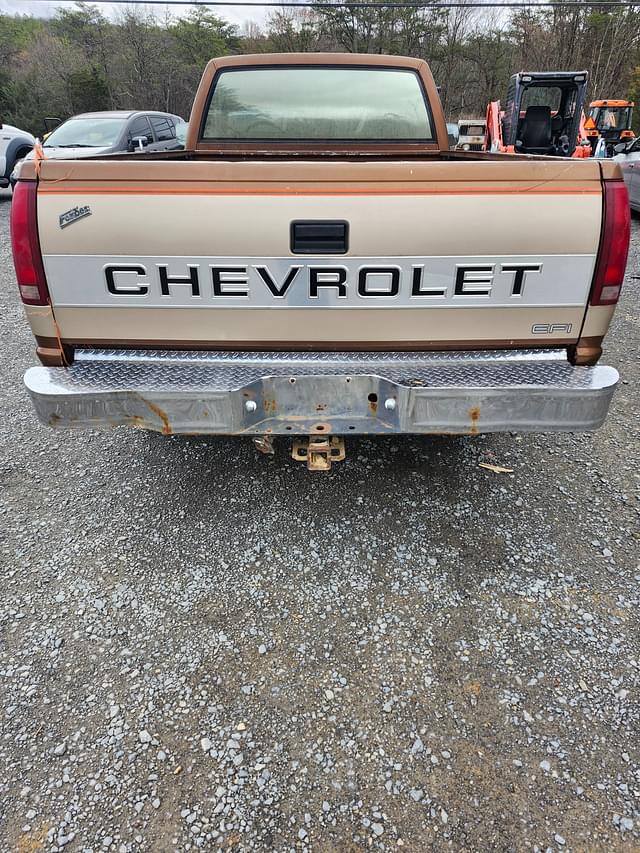 Image of Chevrolet C1500 equipment image 2