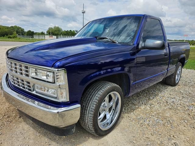 Image of Chevrolet C1500 equipment image 1