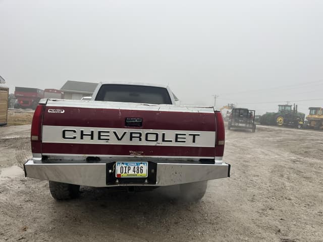 Image of Chevrolet K1500 equipment image 3