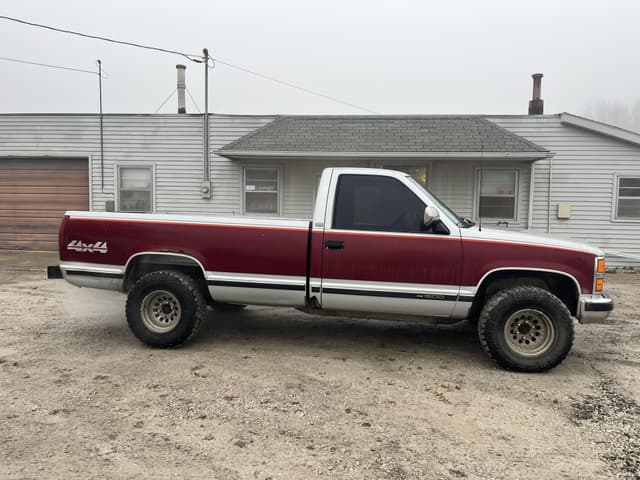 Image of Chevrolet K1500 equipment image 1