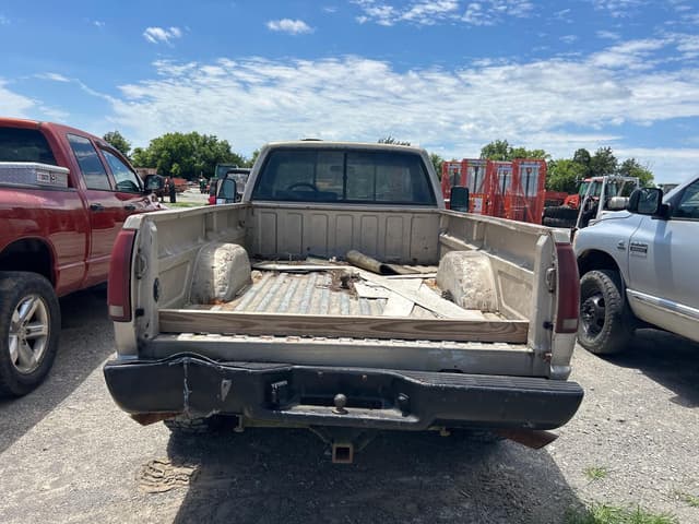 Image of Chevrolet K2500 equipment image 4