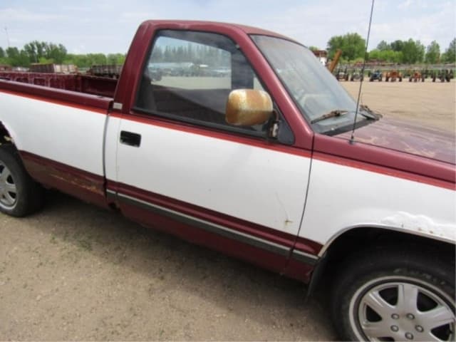 Image of Chevrolet 1500 equipment image 2