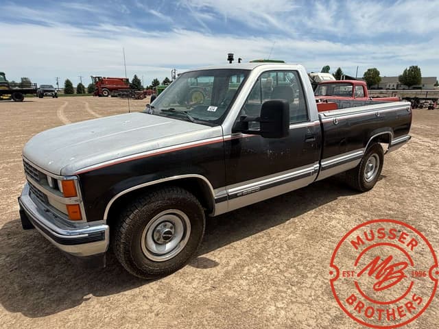 Image of Chevrolet 2500 equipment image 1