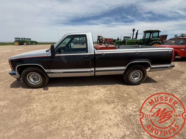 Image of Chevrolet 2500 equipment image 3