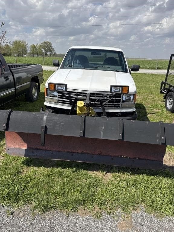 Image of Chevrolet 2500 equipment image 1