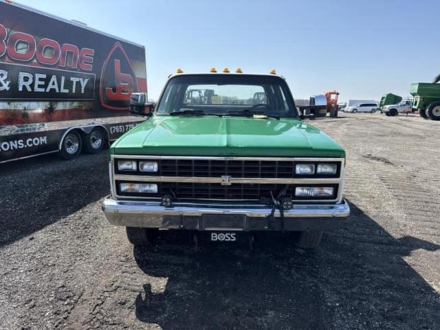 Image of Chevrolet 3500 equipment image 4