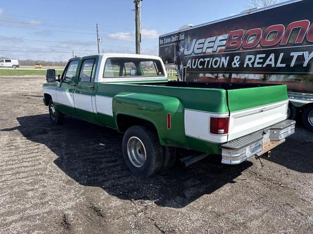 Image of Chevrolet 3500 equipment image 1