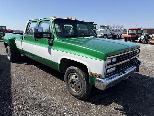 Image of Chevrolet 3500 equipment image 3