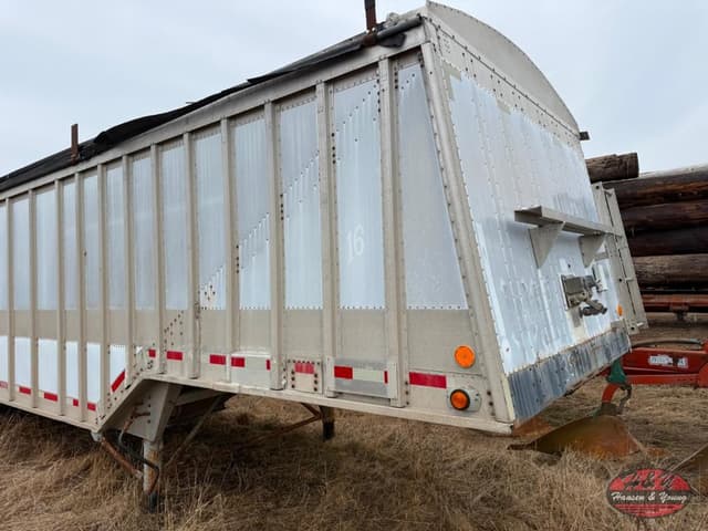 Image of Cornhusker 800 equipment image 1