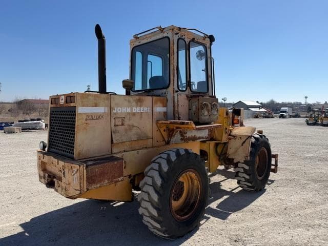 Image of John Deere 344E equipment image 4