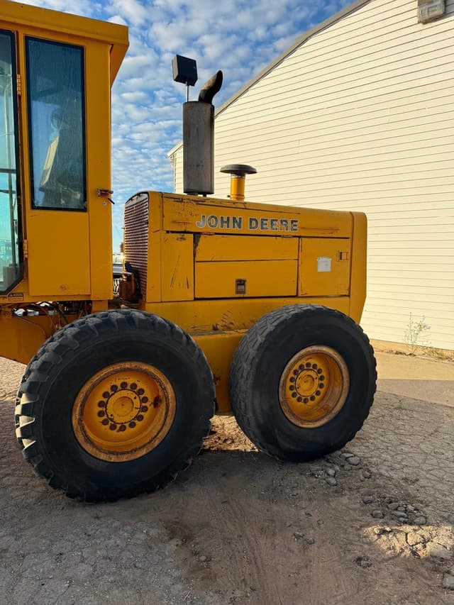 Image of John Deere 770BH equipment image 4