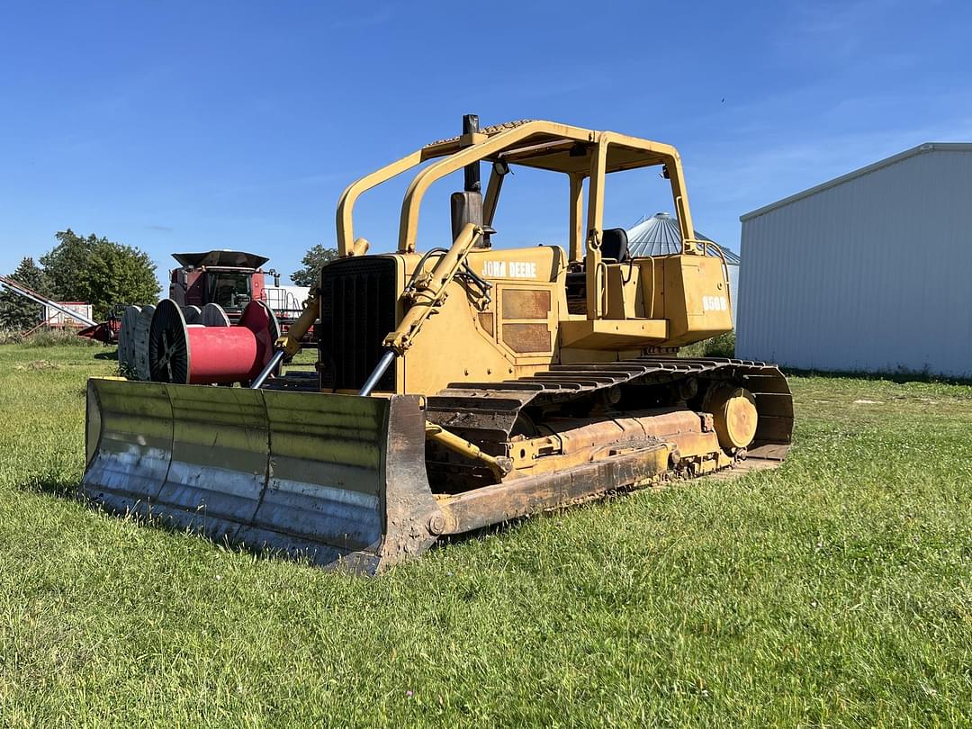 Image of John Deere 850B Primary image