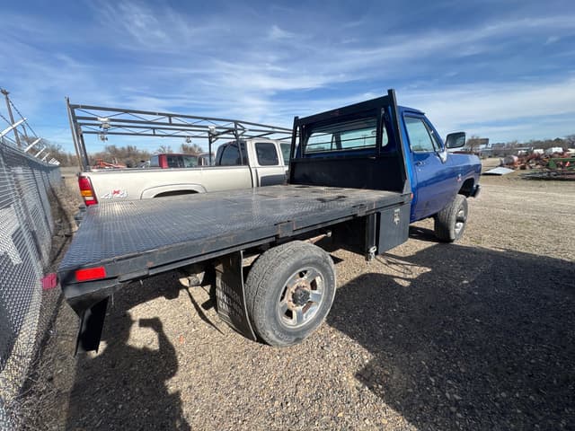 Image of Dodge Ram 2500 equipment image 2