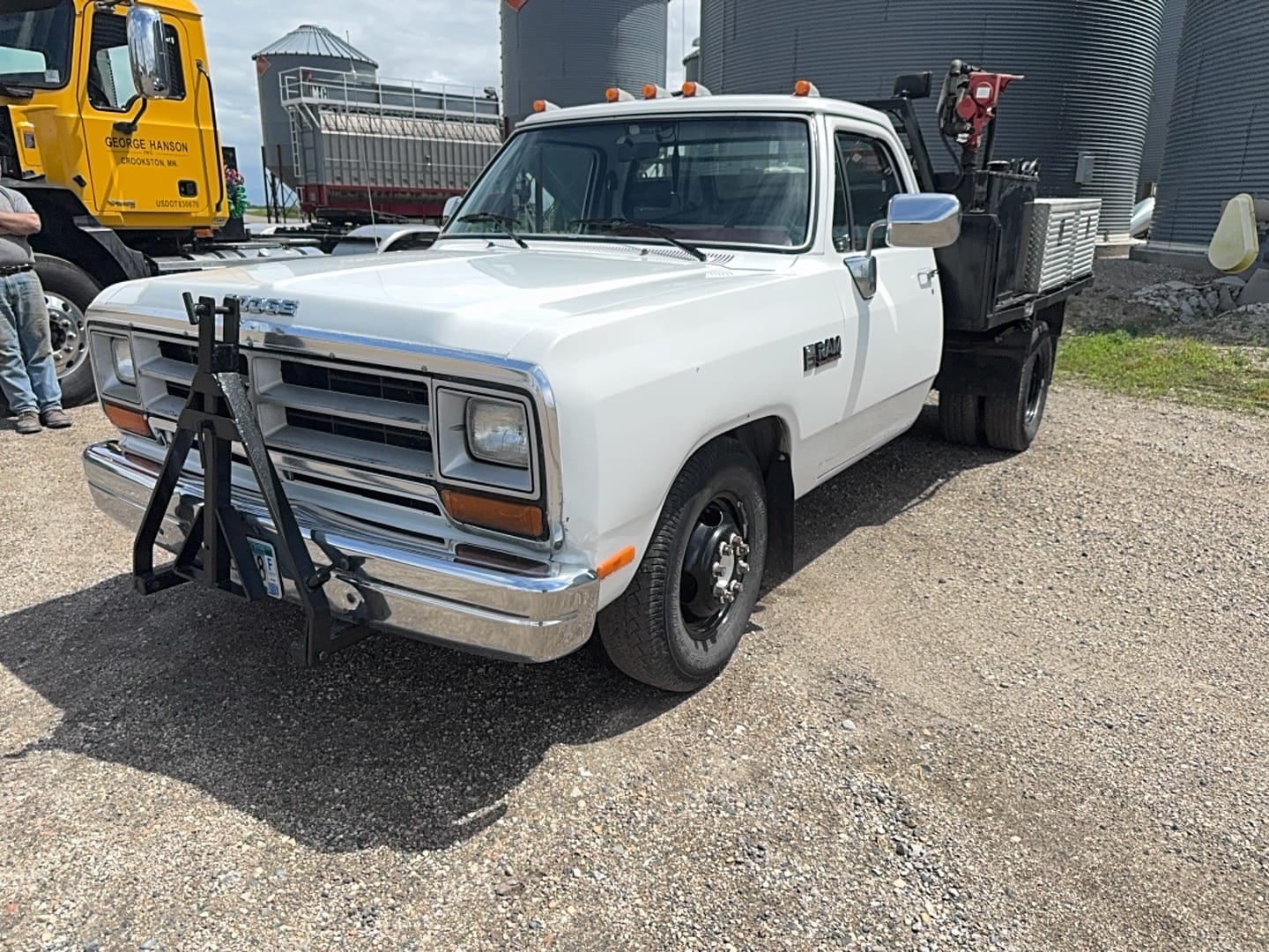 1989 Dodge Ram 2500 Equipment Image0