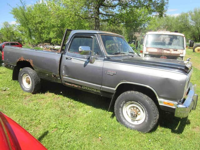 Image of Dodge W20 equipment image 4
