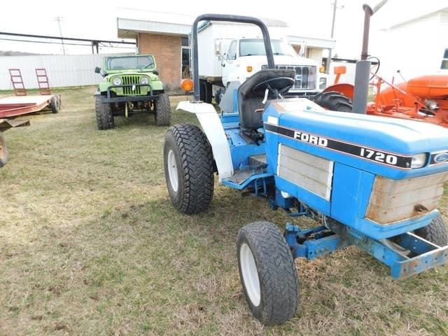 Image of Ford 1720 equipment image 1