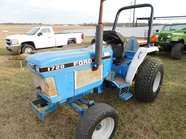 Image of Ford 1720 equipment image 3