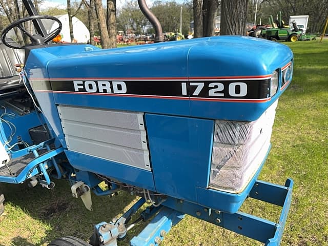 Image of Ford 1720 equipment image 3