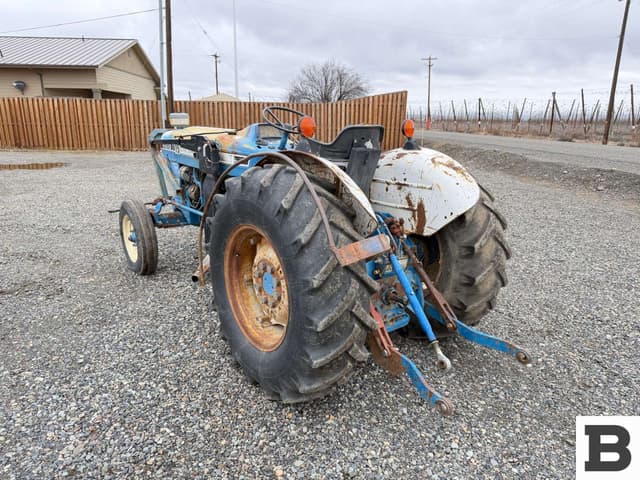 Image of Ford 4610 equipment image 3