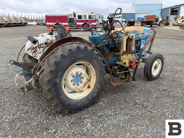 Image of Ford 4610 equipment image 3