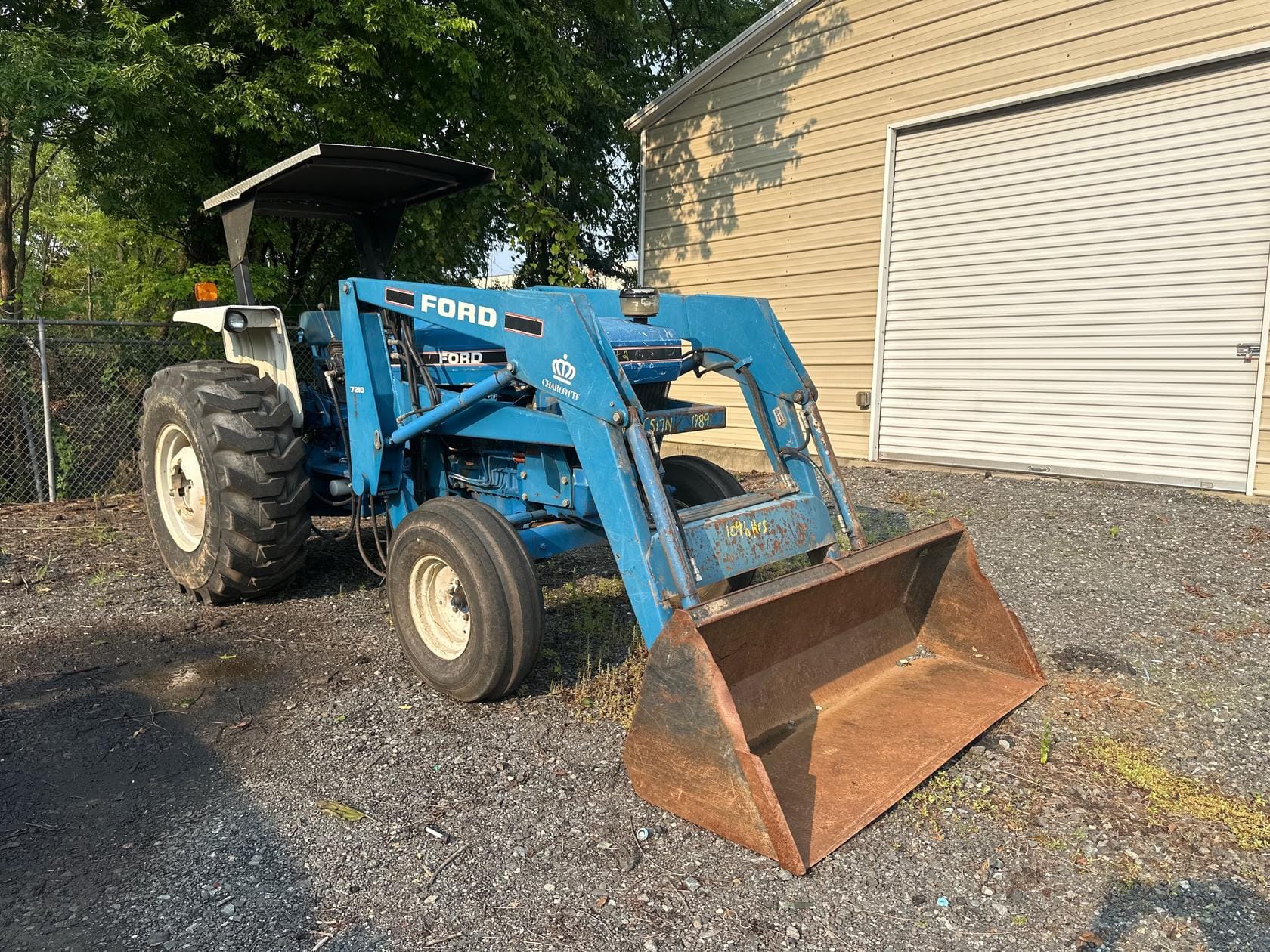1989 Ford 5610 Equipment Image0